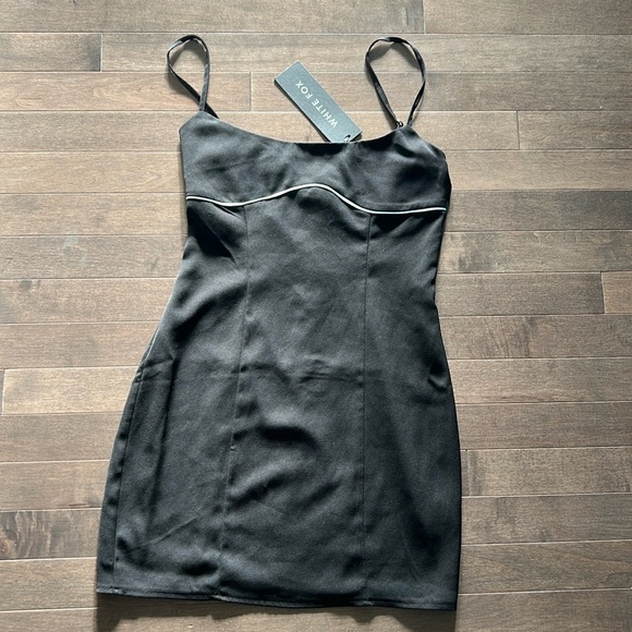 WHITE FOX BOUTIQUE DRESS - Picture 2 of 4